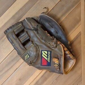 Mizuno Left Hand Baseball Glove
